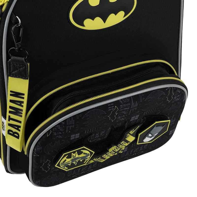 Кишеня рюкзака DC Batman DC25-556M з можливістю кастомізації завдяки липучці для додаткових бейджів.