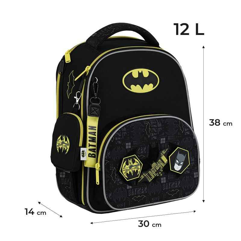 Рюкзак DC Batman DC25-556M з чіткими розмірами: висота 38 см, ширина 30 см, глибина 14 см, місткість 12 л.