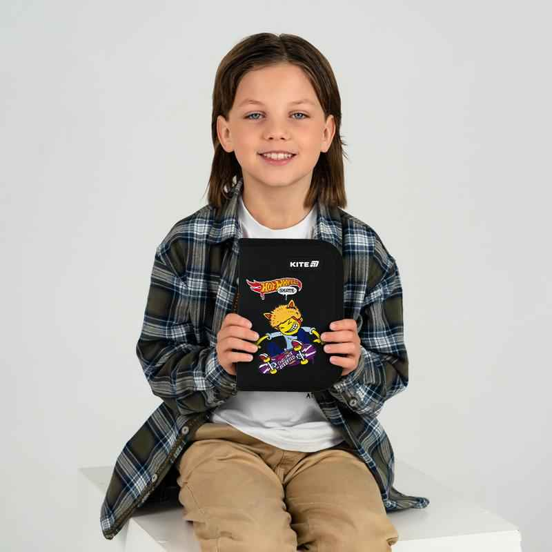 Пенал школьный Kite Hot Wheels HW25-622-2 без наполнения,1 отделение, 2 отворота