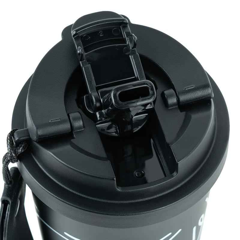 Чорна термокружка Kite 550 мл з відкритим носиком для зручного пиття.