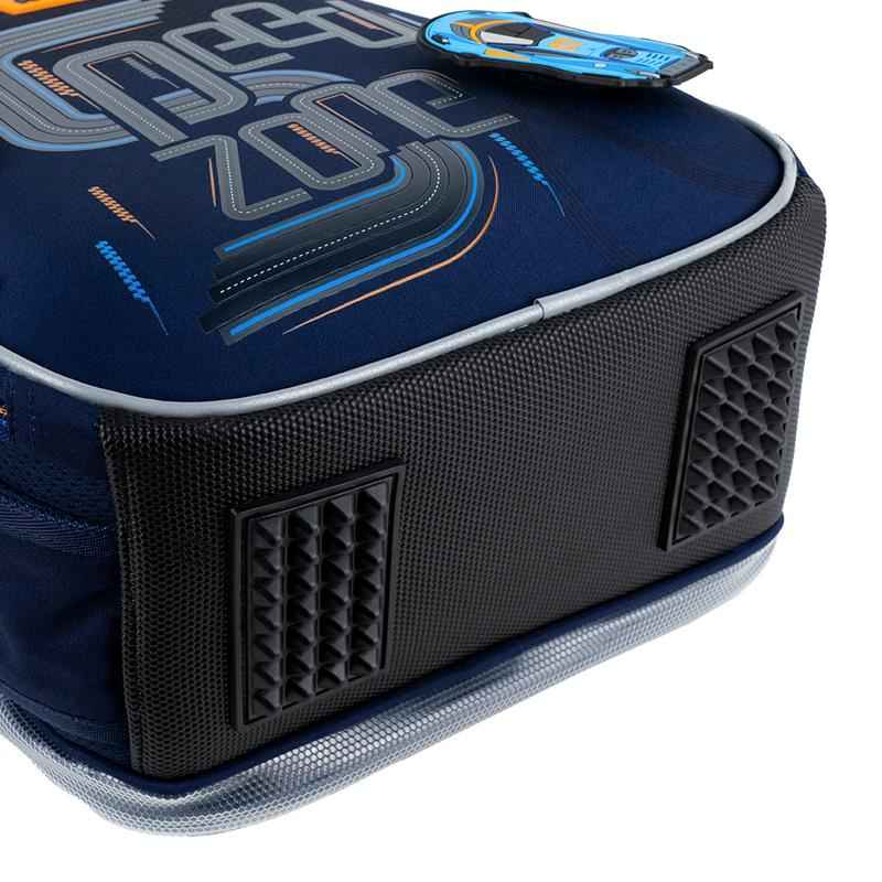 Нижній вигляд рюкзака K25-555S-3, що показує посилене дно та міцну тканину