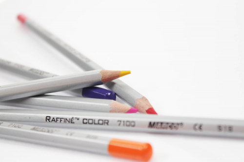 Олівці кольорові в металевому пеналі "Raffine" Marko 12 кольорів 7100-12TN