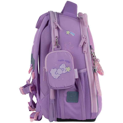 Бічний вигляд рюкзака Kite HK25-555S із кишенею для пляшки, гаманцем на карабіні та брелоком – зручність та організація простору.